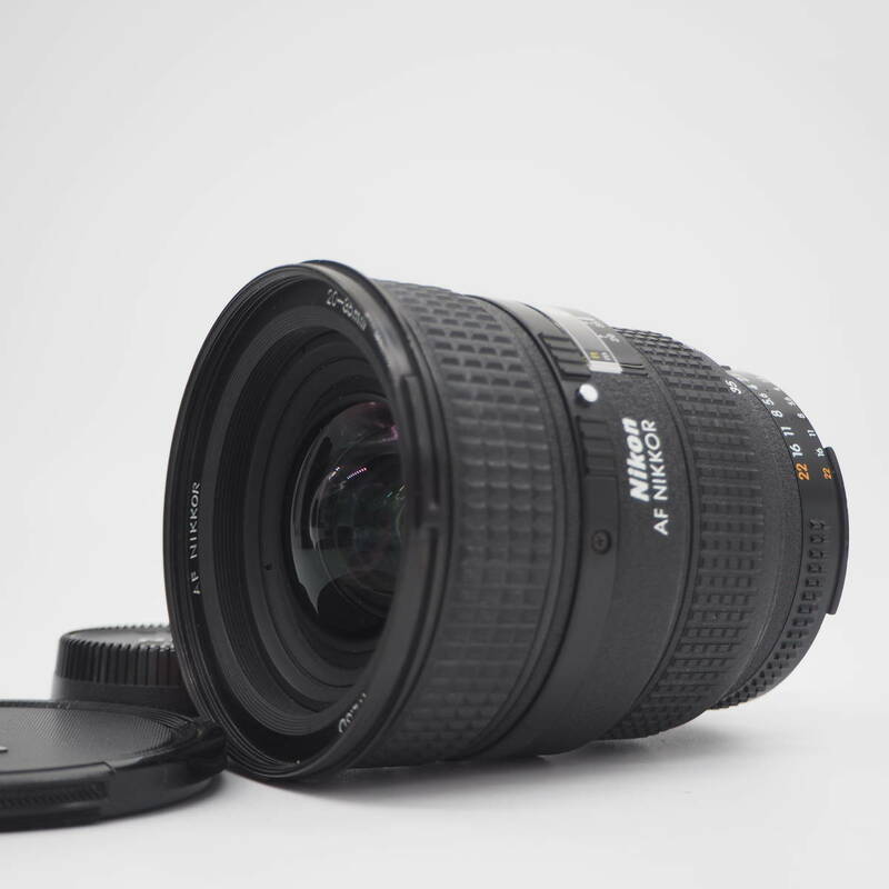 Nikon AF Zoom Nikkor 20-35mm f2.8 D　広角ズームレンズ　ニコン