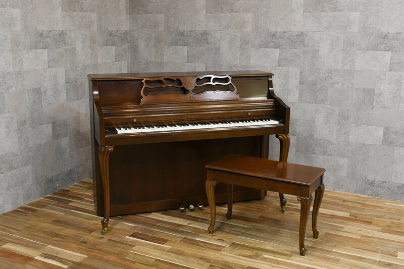 PB3FK35 ワーリッツァー WURLITZER アップライトピアノ P250 アメリカ製 88鍵盤 3本ペダル 椅子付 現状品 MADE IN USA 猫脚 鍵盤楽器