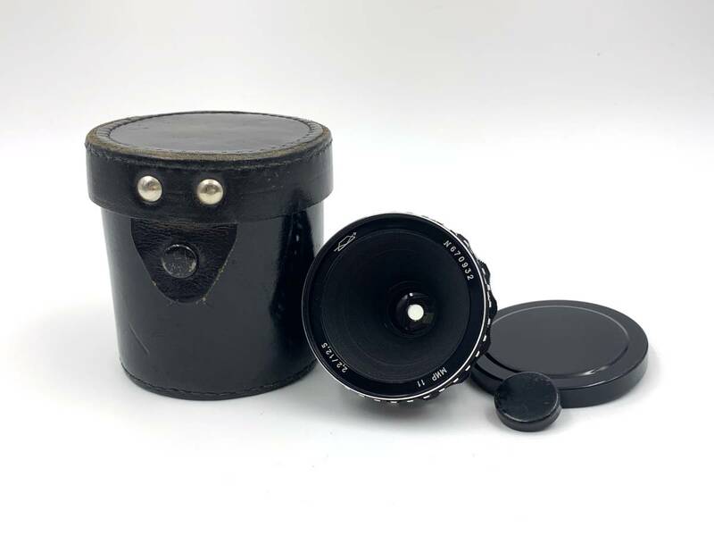 極上の レンズ MIR-11 12.5mm F2.2 のマウントは、ムービーカメラKRASNOGORSK KMZ 16mm film movie camera Blackmagic BMPCC #776X