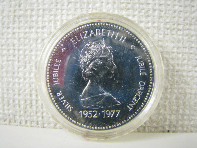 シルバージュビリー　エリザベス2世　在位25周年　カナダ　1ドル　銀貨