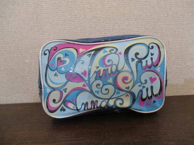 ANNA SUI グラフィック柄　青系ビニール化粧ポーチ（USED）42618
