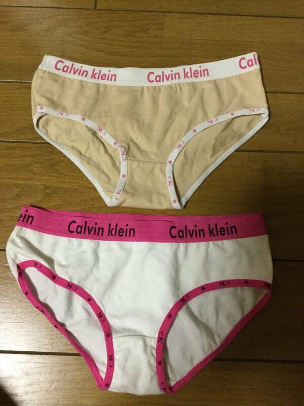 未使用Calvin Calvin ベージュと白色パンツ2枚セット