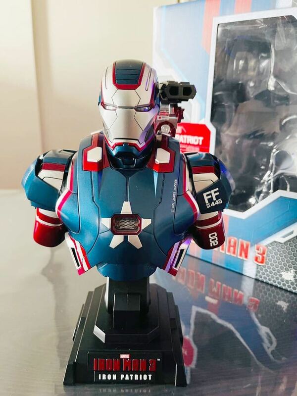 ホットトイズ・バスト [アイアンマン３]1/4スケール アイアン・パトリオットHot Toys Bust 1/4 Scale Collectible: Iron Man3 Iron Patriot