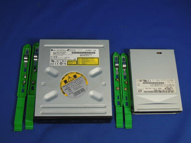 ☆ DELL OptiPlex GX260 CDドライブとフロッピーディスクドライブ/[ GSA-4167B/FD1231M] /中古 /動作未確認 /ジャンク扱い☆