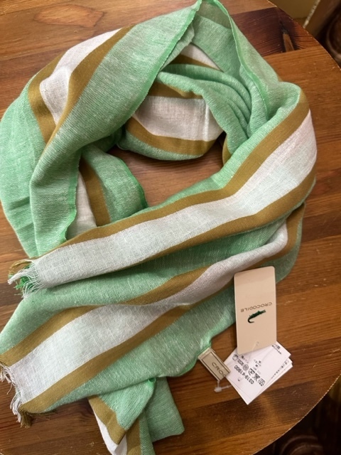 ストール UVケア 紫外線対策 冷房対策 婦人小物 黄緑色 綿 レーヨン 麻 天然素材 グリーン 新品未使用品 送料無料 スカーフ 老舗ブランド