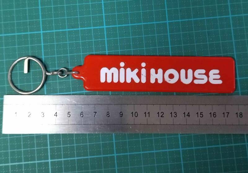  非売品 現状 キズあり ミキハウス 赤 レッド キーホルダー ロゴ プレート miki HOUSE key ring holder chain strap mascot charms