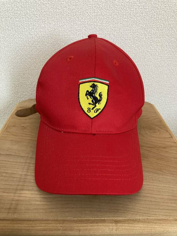 【Ferrai】ロゴキャップ SF刺繍 スクーデリアフェラーリ F1関連 普段着 AUTOなど 帽子 欧州 IDEA製 FILA 