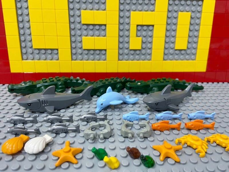 ☆水辺の生き物☆ レゴ　動物ミニフィグ　大量30体　鮫　ワニ　イルカ　魚　カニ　カエル　など　( LEGO 人形 水族館 海