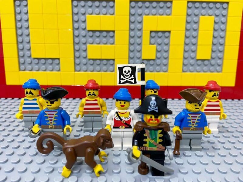 ☆6285 ダークシャーク号☆ レゴ　ミニフィグ　ロジャー船長　女海賊　乗組員　( LEGO 人形 海賊 南海の勇者　B11630