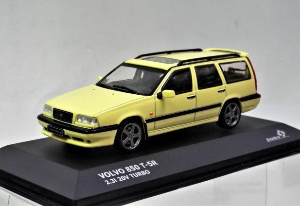 【ソリド】1/43 ボルボ 850 T-5R ブレーク 1995年 イエロー (商品№S4310601 )ダイキャスト製のミニカー 並行輸入品。