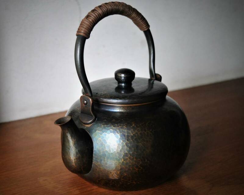 島倉堂　鍛金銅器　鉄鉢形湯沸を出品いたしました。