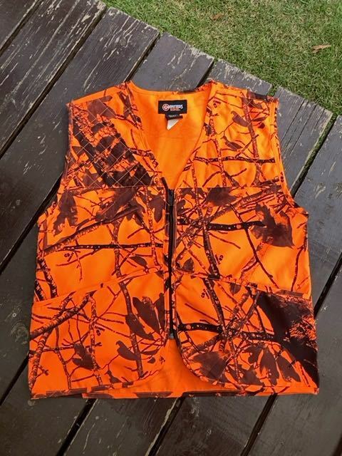 Outfitters Ridge】オレンジ迷彩ベスト: USサイズM(38-40)日本L程度: Blaze Camo 散弾銃 狩猟 射撃 シューティング ハンティング tactical