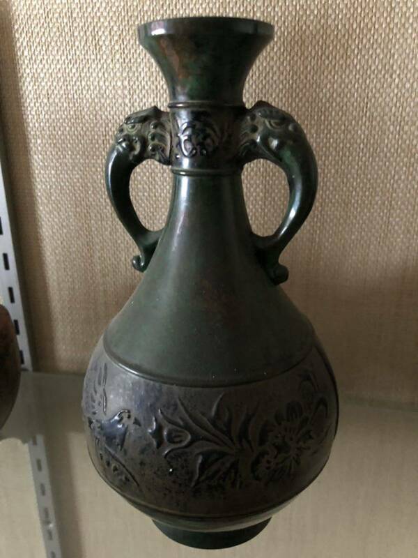 能登花瓶（鋳銅製）年代物　昭和アンティーク　レトロ　コレクション　送料込み