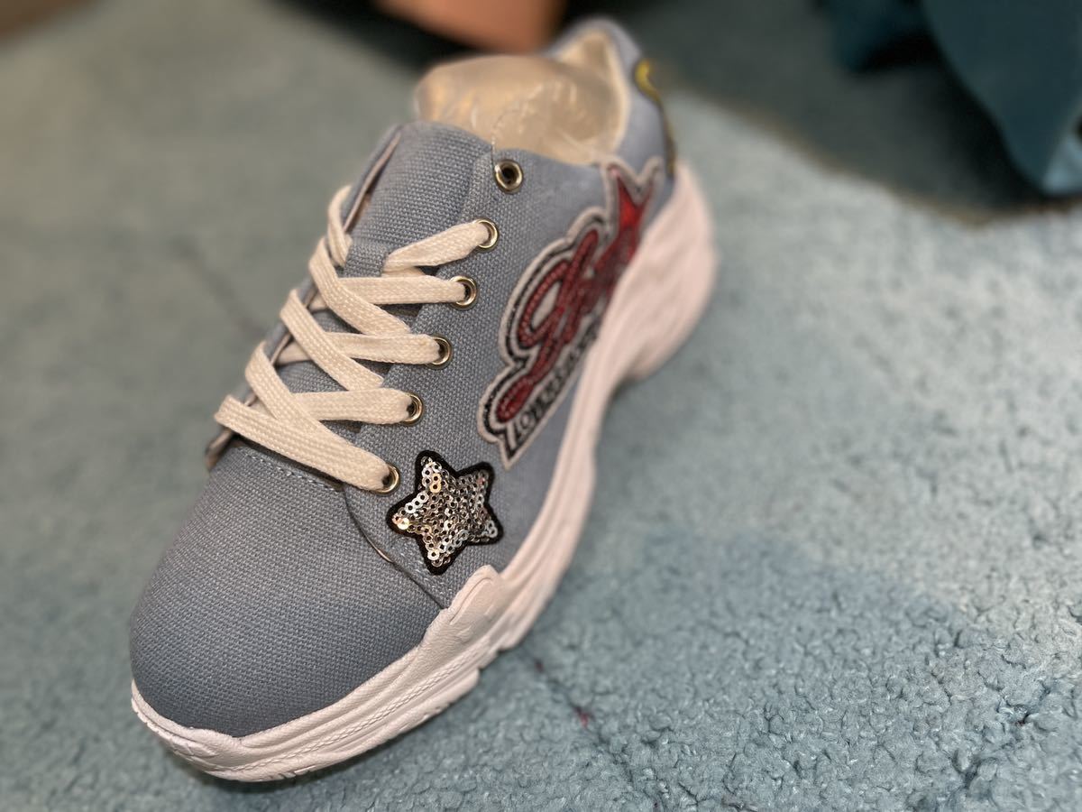 新品　アウトレット商品　スニーカー　ワッペン　ブルー　Mサイズ 