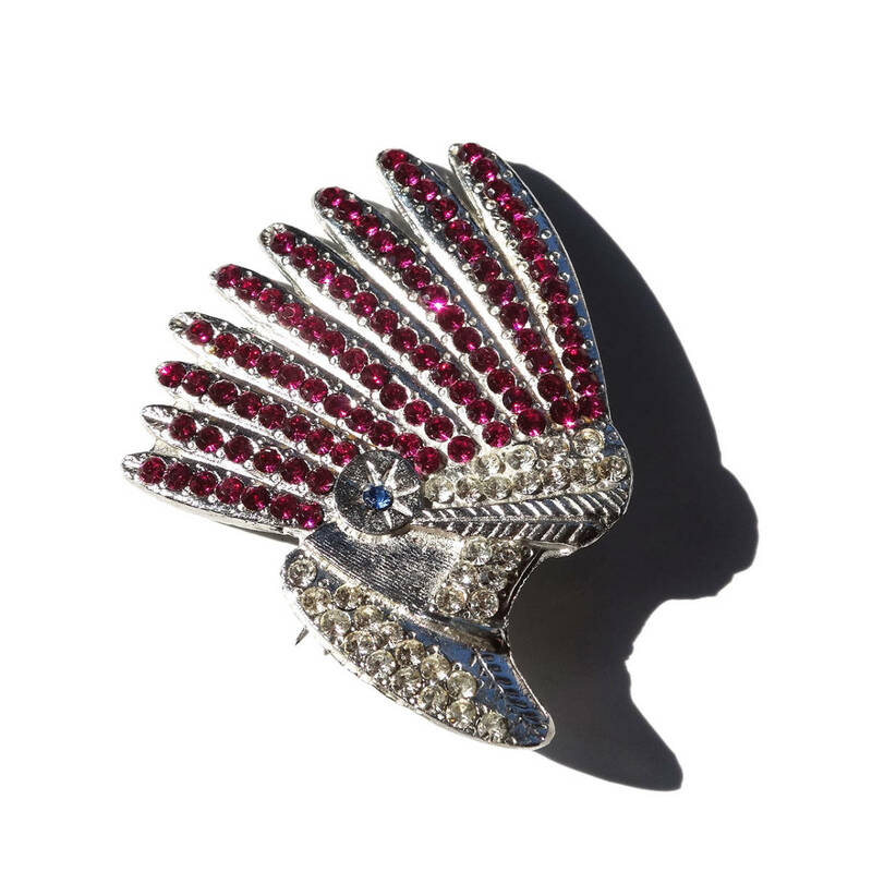 ★Vintage rhinestone Indian hat motif brooch