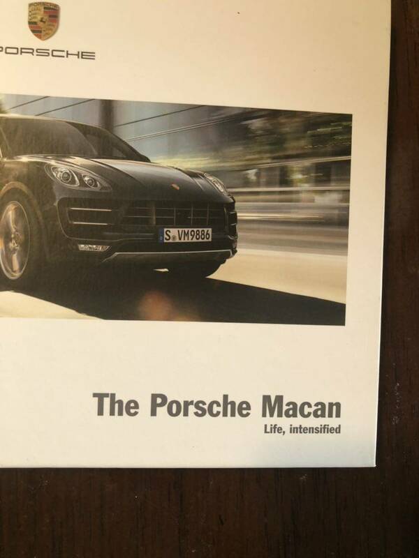 The Porsche Macan カタログ