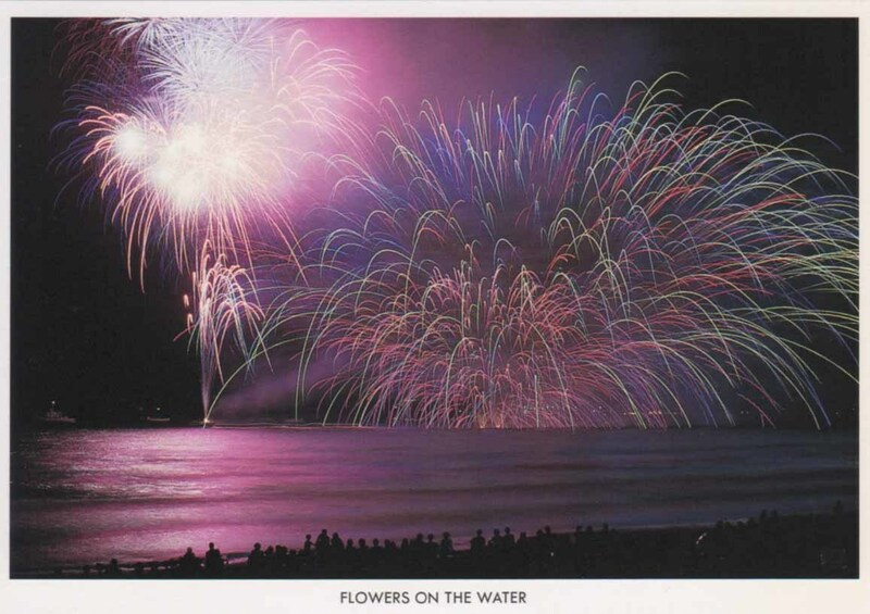 絵はがき / ポストカード（日本製）　Kiminari Onozato：Flowers on the water（花火）　アートの飾りにもオシャレ　迅速発送　未使用美品