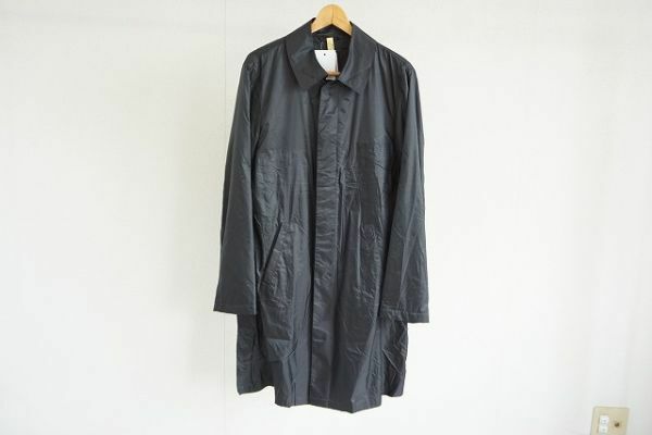 【即決】GIORGIO ARMANI ジョルジオアルマーニ メンズ コート ポリアミド 薄手 黒 サイズ:48 イタリー製 【824318】
