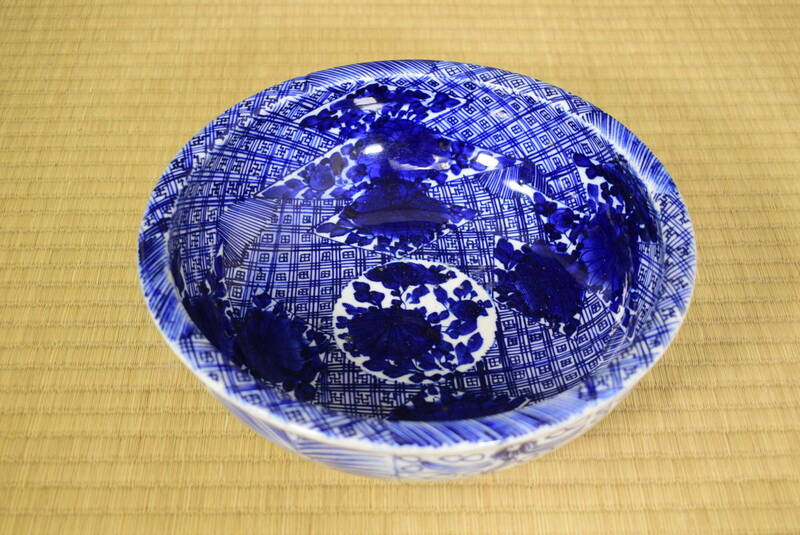 【和】(6362)　時代古作　明治　染付花文大鉢　菓子器　ベロ藍染付