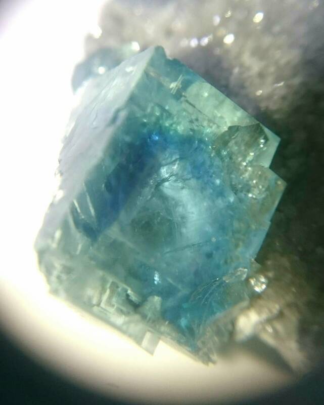 中国 湖南省 ブルーフローライト（蛍石) Fluorite/鉱物標本 原石