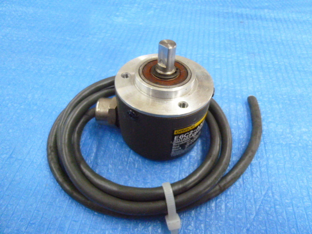 中古現状渡品 OMRON ROTARY ENCODER(ABSOLUTE) E6C2-AN5C RESOLUTION：32 オムロン ロータリーエンコーダー