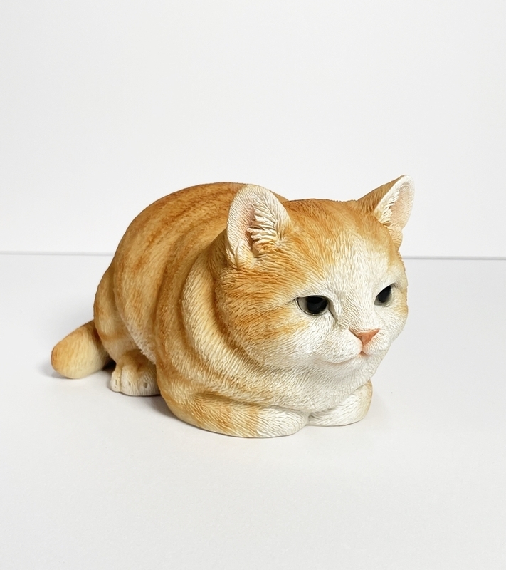 ★新品！！ ネコのオブジェ 猫 キャット キティ 置物 飾り 樹脂製 アニマル インテリア かわいい リアル 雑貨 動物 cat オブジェ F061616