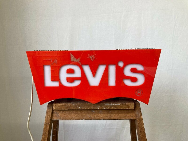 Levi's リーバイス ネオン サイン ライト ディスプレイ ビンテージ デニム チェーン オブジェ 販促 照明 什器 看板 吊下げ式