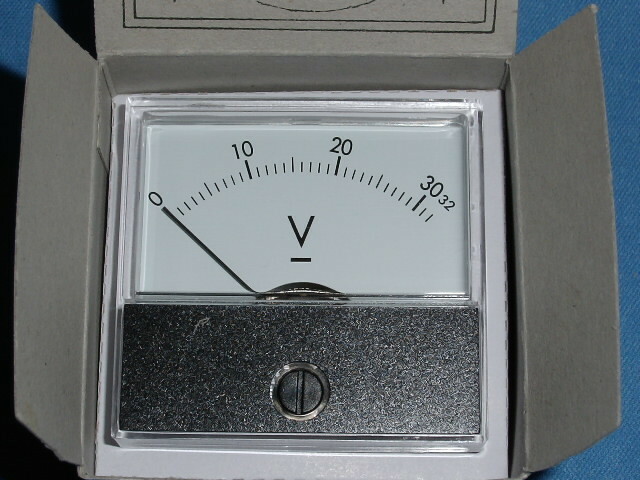 電圧計 アナログ・パネルメーター３０Ｖ ＤＣ　電圧測定に各種バッテリー電圧の確認にリン酸鉄リチウムイオンバッテリー等 フルスケール32V