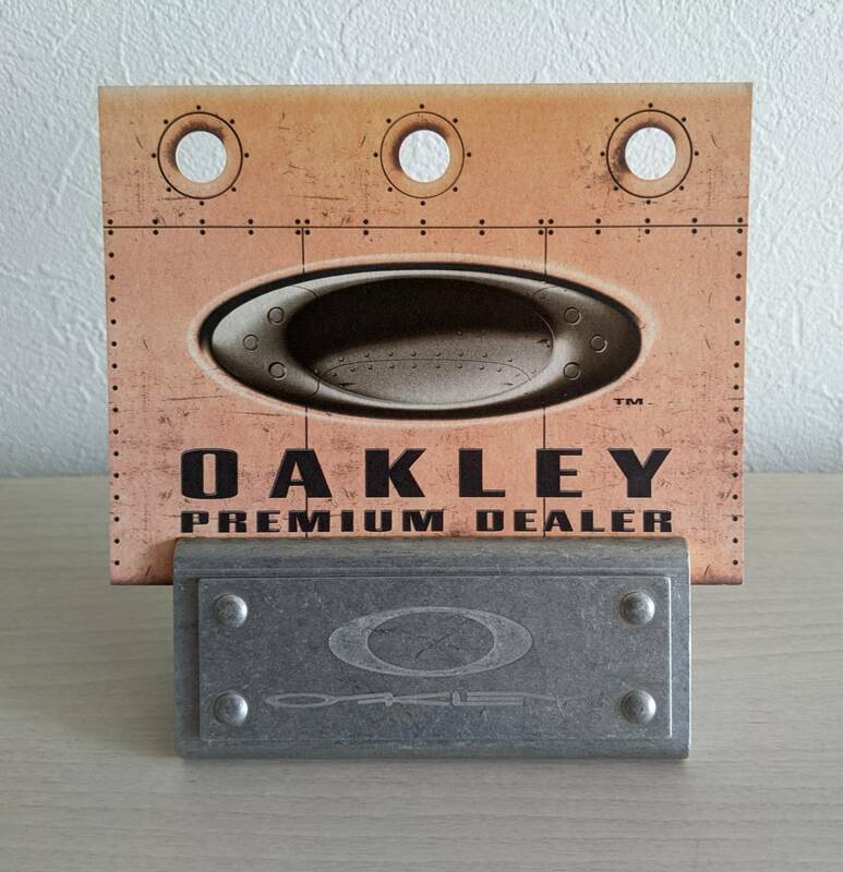 【入手困難】【非売品】【希少】Oakley オークリーディーラー用ディスプレイカードスタンド