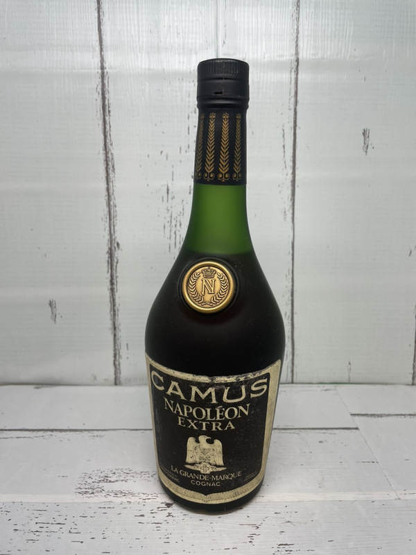 ☆GOL☆【古酒】CAMUS NAPOLEON EXTRA 700ml ４０% 箱なし カミュ コニャック COGNAC (量減りあり） ラベル汚れあり ブランデー