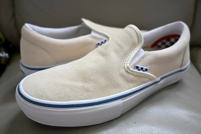 新品未使用 正規品 VANS バンズ KATE SLIP-ON スエード 革 スケートスリッポン ホワイト 白 US9センチ 27センチ送料無料 VN0A5FCAACV