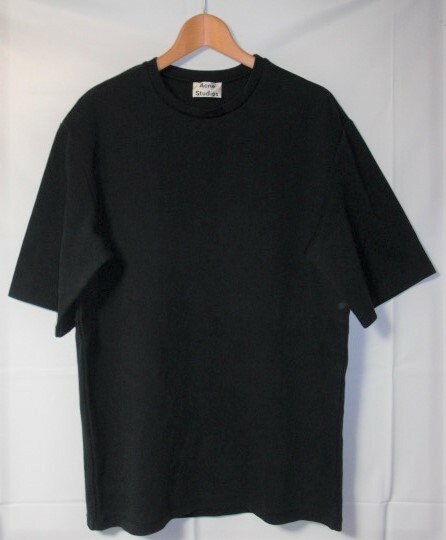 SALE!! ゆうパケット送料込・アクネストゥディオズ 　メンズ　黒半袖 Tシャツ サイズXS ・USEDです