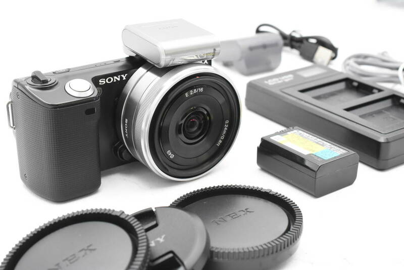 Sony ソニー α NEX-5 ブラックボディ コンパクトデジタルカメラ + E 16mm F/2.8 レンズ (t3401)