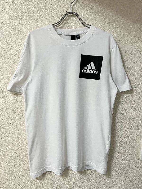 adidas アディダス パフォーマンスロゴ プリントデザイン Tシャツ 