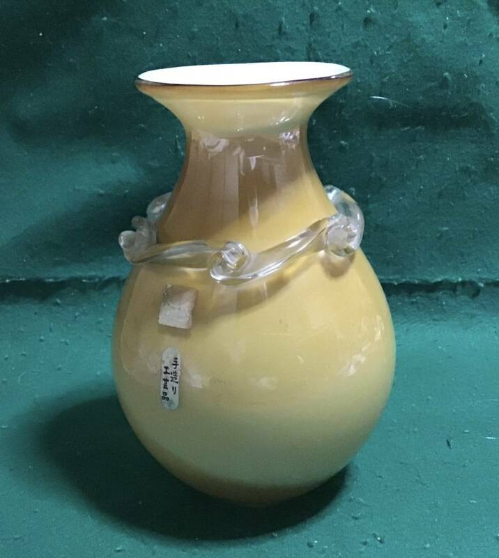 レトロな花瓶　ガラス