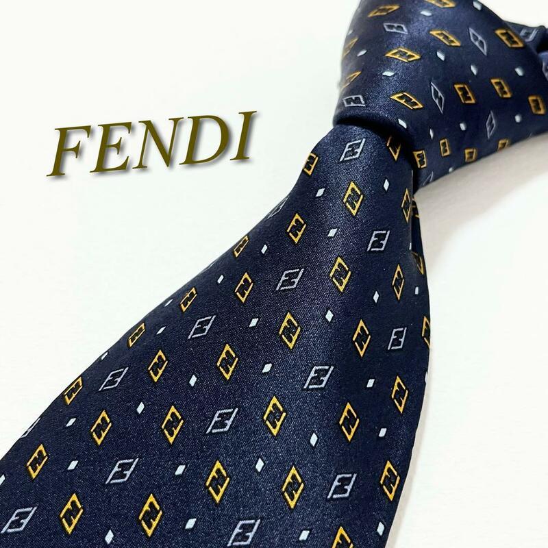 【美品】FENDI フェンディ ネクタイ 総ズッカ柄 FF ネイビー 総柄 パターン柄 ロゴ メンズ ハイブランド 高級 ブランドロゴ スーツ