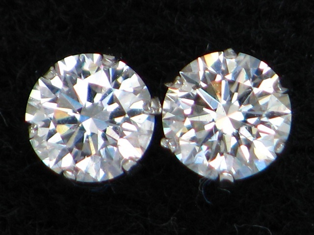 【宝石屋本舗】計1.236ct　E-SI2-Good　F-SI2-Good　天然ダイヤモンド　PT900ピアス（宝石鑑定書とソーティング（検査証）付