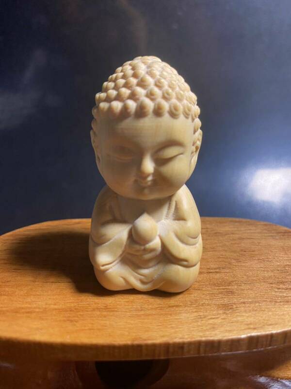 送料無料　仏教美術 柘植木彫り　可愛い釋迦摩尼仏 枕本尊 仏具 仏像 置物 お守り 縁起物