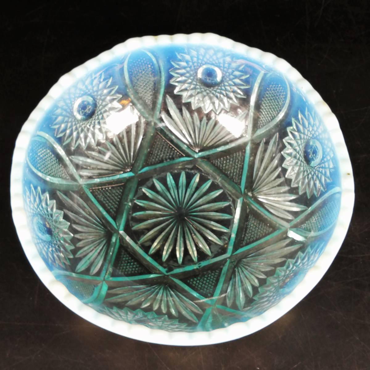 プレスガラス 色付き 硝子 深鉢 皿 サラダボウル 器 食器 縁 花型 花形 大正 ロマン コレクション