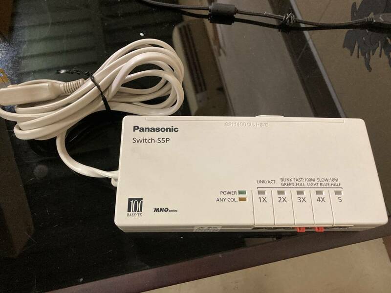 中古　パナソニック LSネットワークス　Panasonic Switch-S5P PN21059　タップ型 スイッチングハブ　コンセント