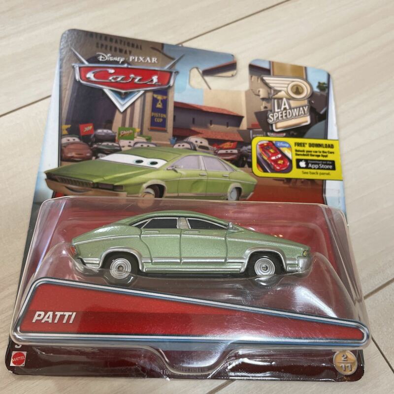 マテル カーズ パティ MATTEL CARS PATTI ミニカー キャラクターカー