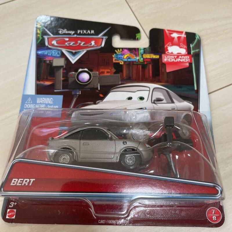 マテル カーズ ビート BERT ビート MATTEL CARS ミニカー キャラクターカー ファイナルラップ カメラマン