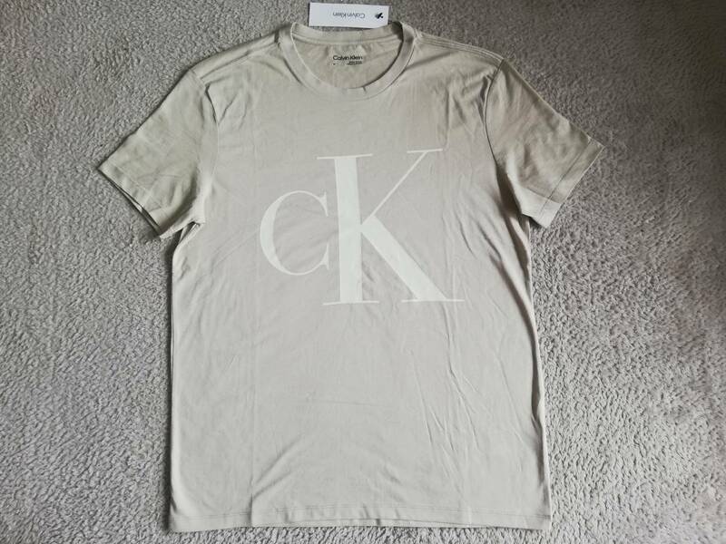 新品未使用！ カルバンクライン メンズ ckロゴ Tシャツ Mサイズ ベージュ/ホワイト 半袖 カットソー Calvin Klein