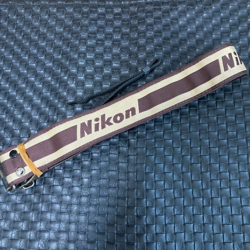 【美品・送料無料】Nikon ニコン カメラ ストラップ リベット 鋲留め 初期 茶色(ブラウン)×ベージュ