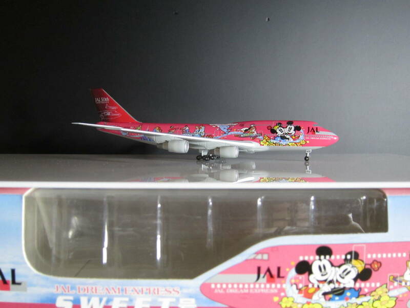 ◆ＪＡＬ　ＤＲＥＡＭ　ＥＸＰＲＥＳＳ [JA8904] ＳＷＥＥＴ号◆TOMY [1:400]◆Ｂ７４７－４００