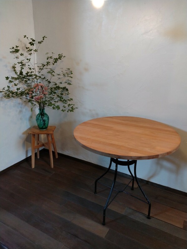 0725-4 カフェで使われていた鉄脚丸型ラウンドテーブル 高さ約70.5cm 天板直径80cm