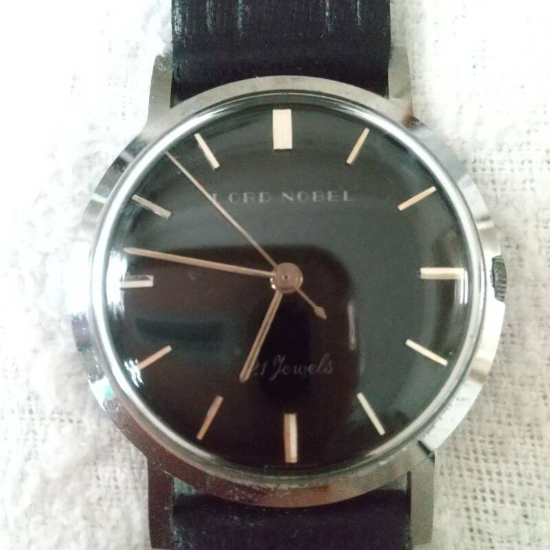 LORD NOBEL 黒文字盤 スイス製 手巻き 腕時計