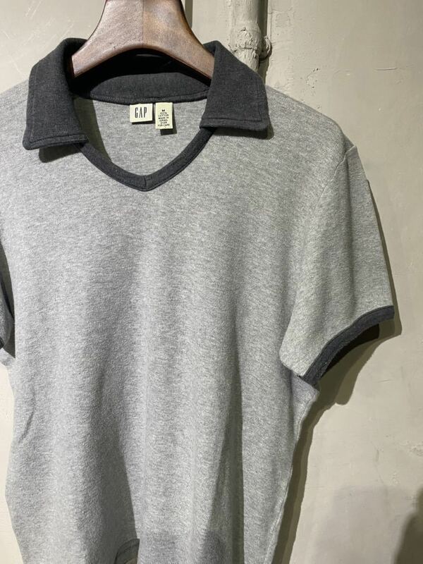 【即決】GAP ギャップ 襟付き リンガー Tシャツ ポロシャツ カットソー 短丈 ピチ チビ tee グレー チャコール レディース 古着 M