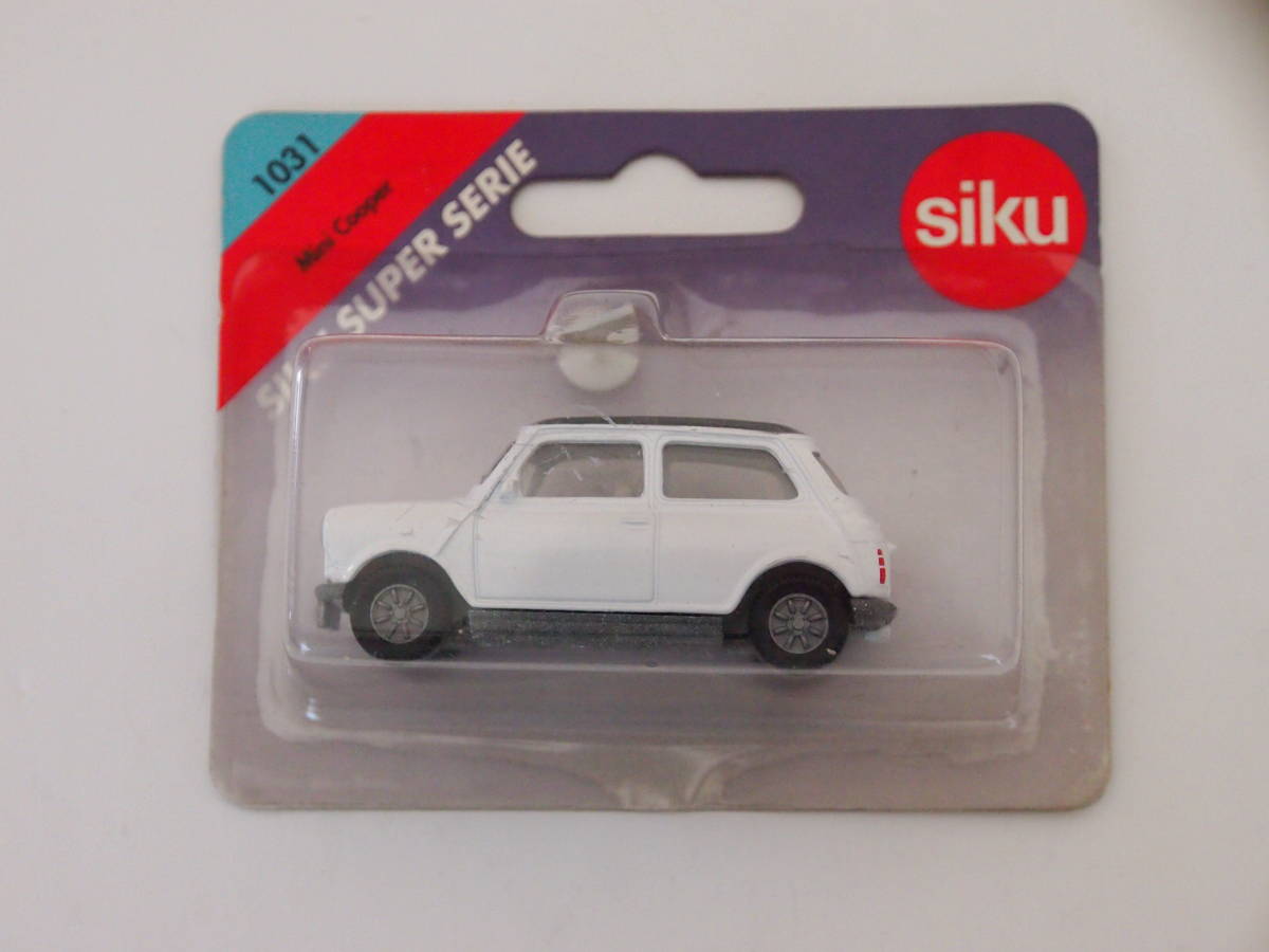 siku SIKU SUPER SERIE ROVER MINI White 道路標識付き