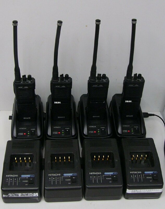 急速充電器付き　4台セット　連結充電器　日立 ハンディー 無線機 EUM-05FT/CWDS型FM簡易無線 充電器ERC-261②